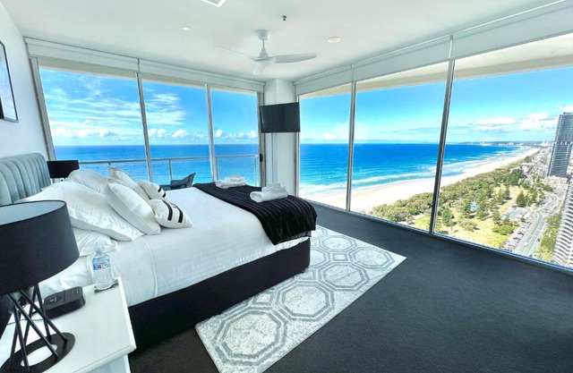 Air on Broadbeach Beachfront 2Level stunning apartment with 180 degree views