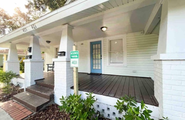 Airy and spacious duplex, centrally located in Lakeland downtown