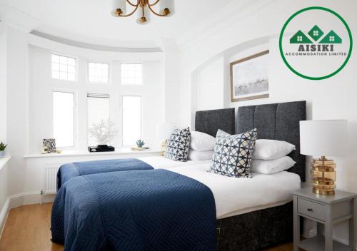 Aisiki Stays Apartments at North Finchley, 3-Bedroom & 2-Bathroom, Pet-Friendly Flat, King or Twin Beds with Free Wi-Fi