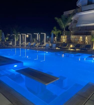 AKRON Luxury Holidays