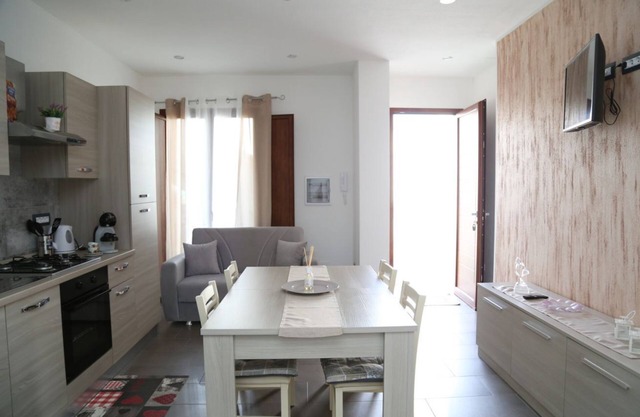 Al Civico 5 - Bright Apartment W/Private Parking!