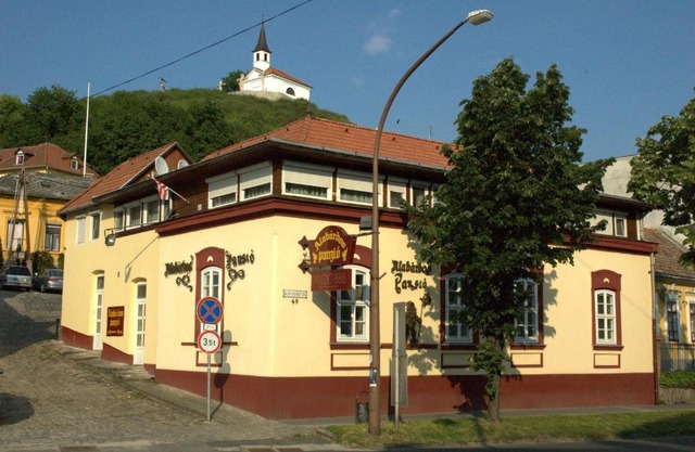 Alabárdos Panzió és Apartmanház