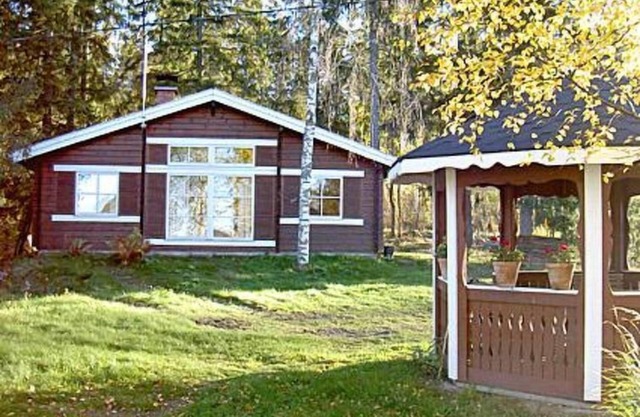 Alahuone by Interhome