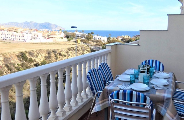 Alamillo House, sea and mountain view, 700 meters from the beach.