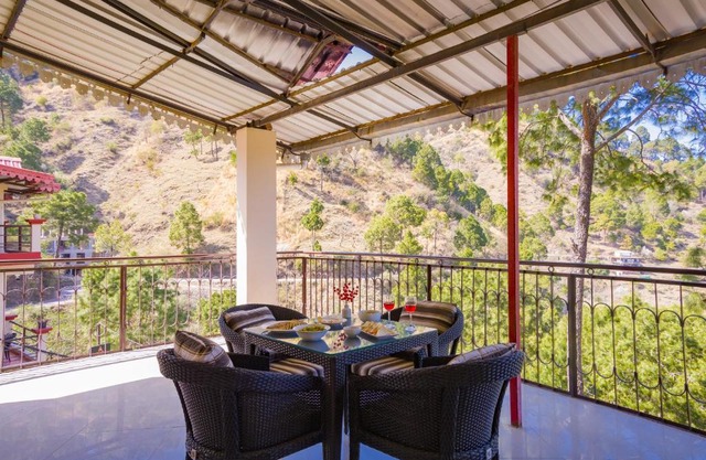 Alaya Stays Captains Nest 3 BHK Retreat With Garden & Scenic Views