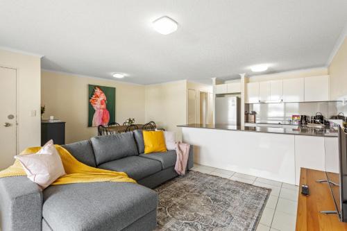 Albion Convenient Hideaway with Parking & Balcony