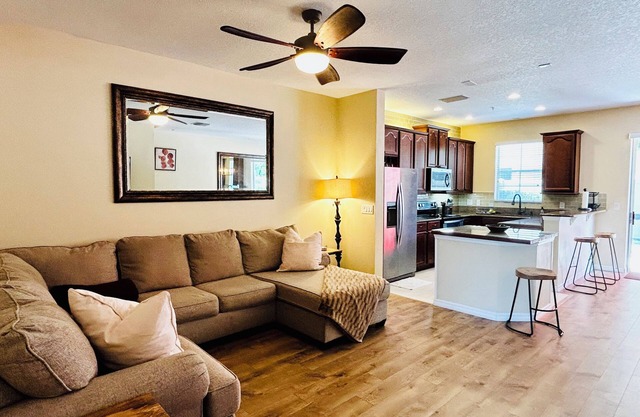 All NEW Universal Townhouse Close to All Attractions