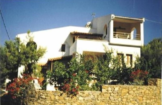 Alonissos: house/villa - 6 rooms - 8/10 persons