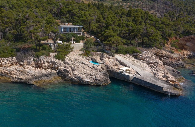 ALONISSOS VILLA (Mare Nostrum), Sea Front, Private Pool, Family Friendly