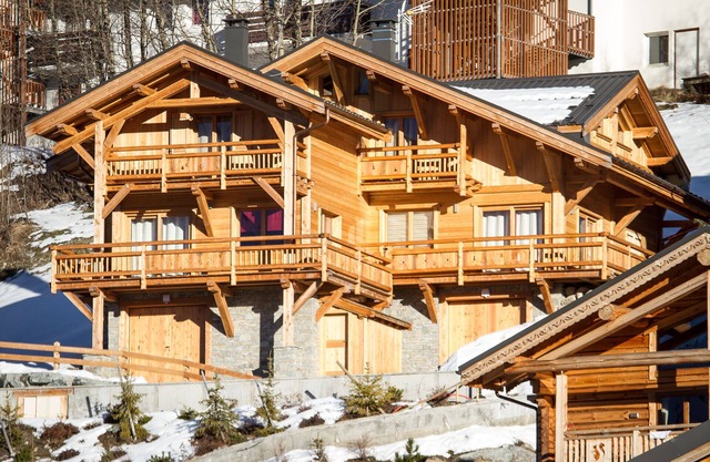 ALPAGA 2, Magnificent chalet 50 m from the slopes