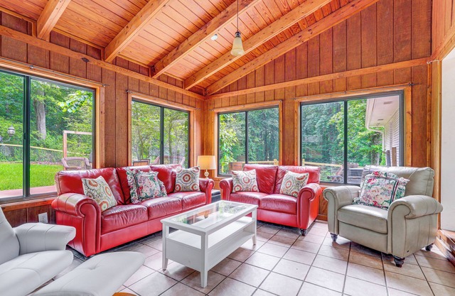 Alpharetta Home w/Patio & Yard ~ 3 Mi to Downtown