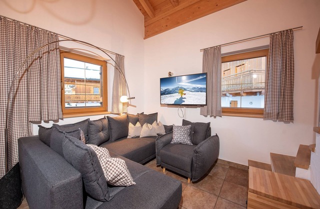 Alpine hut with breathtaking mountain views and close to the slopes