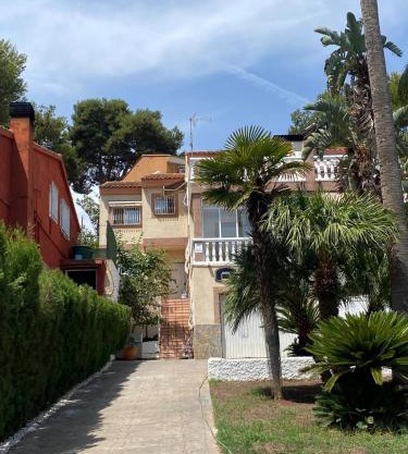 Alquilo chalet completo