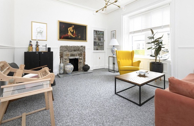 ALTIDO Boutique 2-bed house near Ravenscraig Park