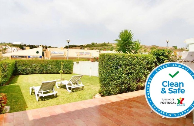 Alto dos Caliços 2BR House w/Garden by LovelyStay