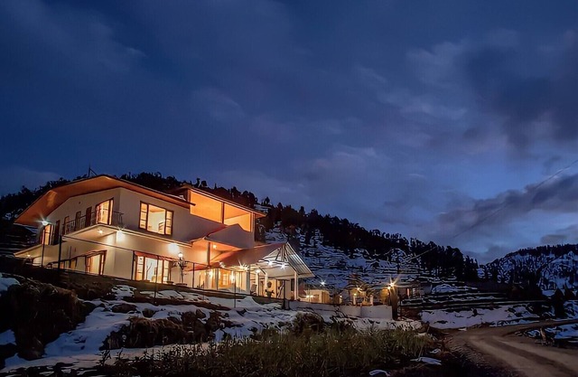 aMALA Villa - Six Bedroom Luxurious Villa with Himalayan View