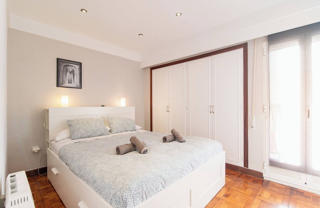 Amara Apartmnt *AMONAREN ETXEA*. Free WiFi, ROOMS, rent parking.