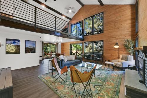 Amazing Pineview Hideaway Hot Tub In-Law Suite