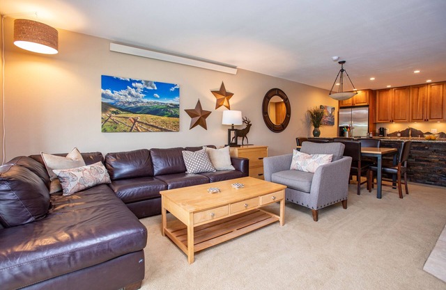 Amazing 2bd/2ba condo! Custom updates, stellar amenities and prime location!