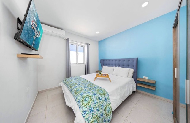 Amazing 2BR Suite|Pool|Patio|BBQ|5 min->Palm Beach