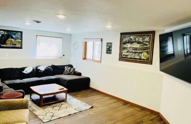 Amazing 3 bedroom 3 bath Lake drive resort house