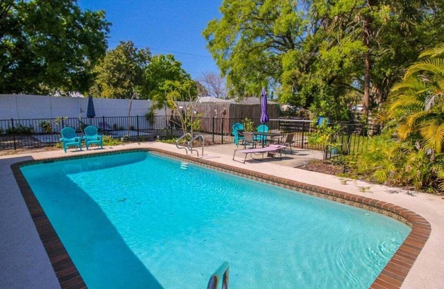 Amazing 3 BR private pool home near Anna Maria Island - 7th Heaven