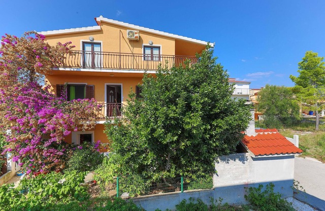 Amazing apartment in Okrug Donji