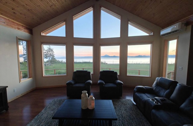 Amazing Cook Inlet & Mountain View Home!