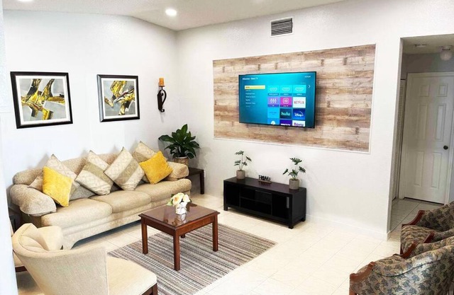 Amazing & cozy Duplex near Zoo Miami !
