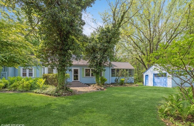 Amazing find! Quiet house w/pool and screened porch. Close to beach.