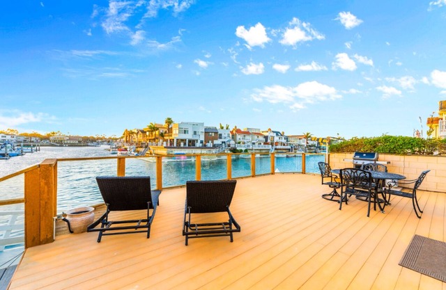 Amazing Harbor Deck Views, Comfy Beds W/Hot Tub