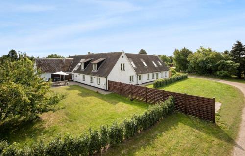 Amazing Home In Føllenslev With Wifi