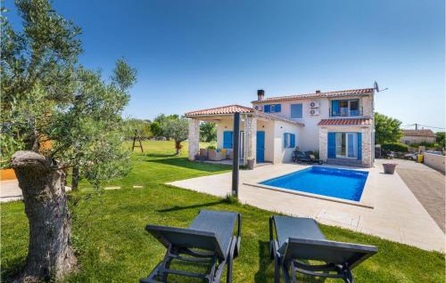 Amazing Home In Gajana With Wifi