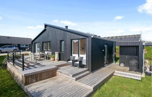 Amazing Home In Juelsminde