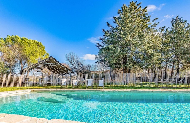 Amazing home in LE ROUET with WiFi