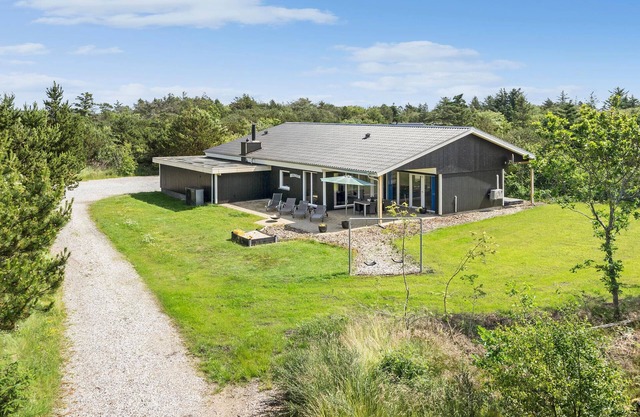 Amazing home in Ringkøbing with sauna