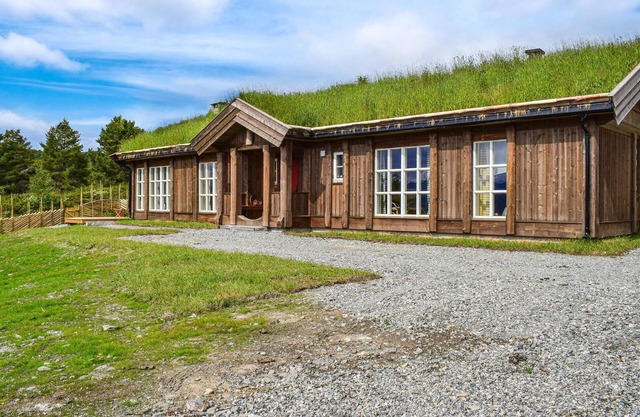 Amazing home in Skåbu with sauna