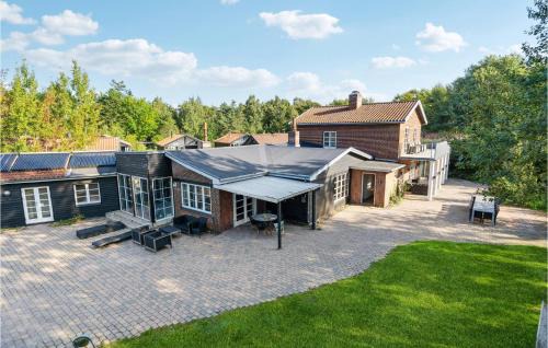 Amazing Home In Væggerløse With Sauna