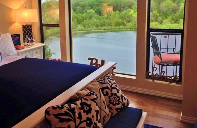 AMAZING LAKE VIEW - WATER POND FRONT - GOLF - SWIMMING - SPACIOUS LAKE HOUSE 1