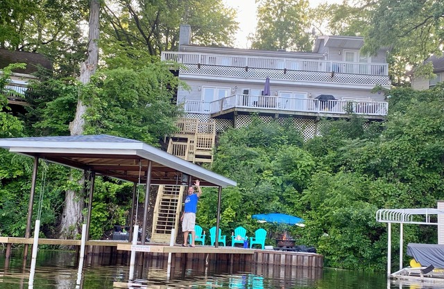 Amazing Lakefront House with all the Amenities!