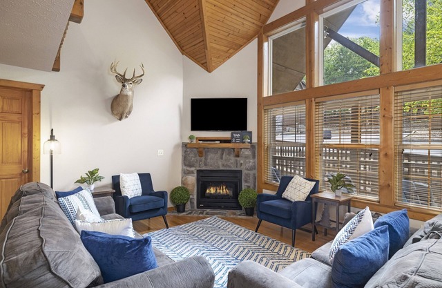 Amazing! Lakefront Cabin | Resort Amenities | Golf