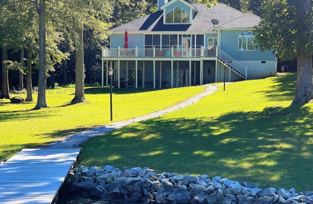 Amazing Listing Just Off the Main Lake, No Steps to the Doc! High-Speed Internet