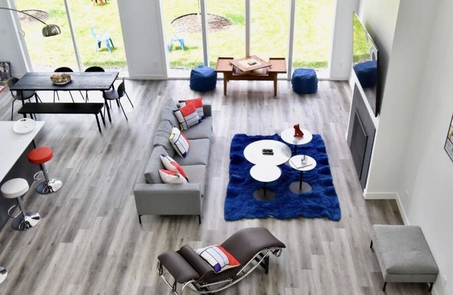 AMAZING MODERN STYLED HOUSE NEW BUILT STEPS FROM VERY SPECIAL DOWTOWN WAYZATA