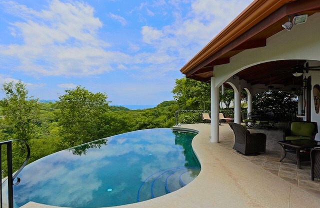 AMAZING OCEAN VIEWS! "House in the Sky" Monte Paraiso
