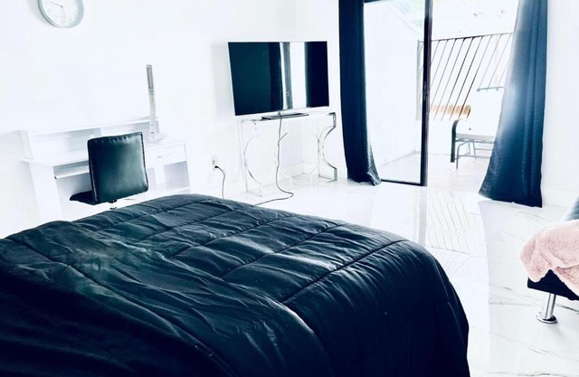Amazing one bedroom shared home stay