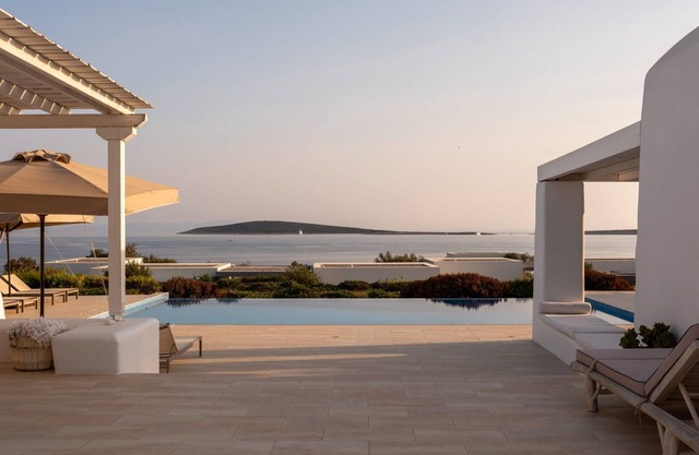 Amazing Paros Villa | Villa Oasis | 5 Bedrooms | Private pool | Makria Myti