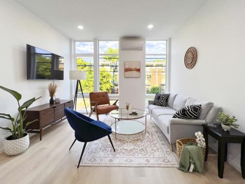 Amazing Rooftop View in heart of Seattle - Townhome with WiFi, AC
