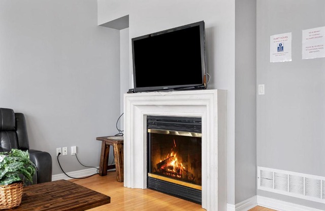 Amazing Spacious house in Center of Richmond hill