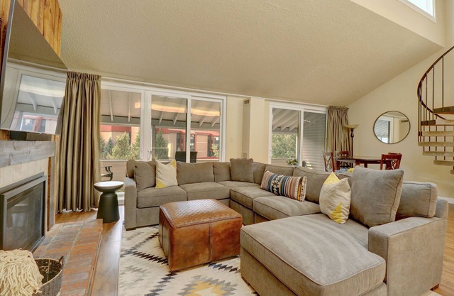 Amazing Views, Extra Sleeping Area,Copper 2 Bedroom with Loft SB206
