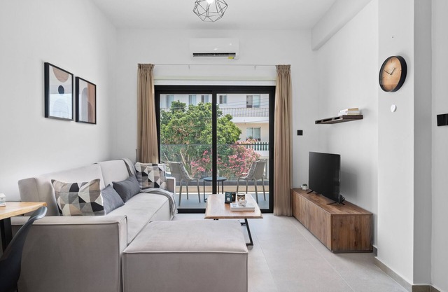 Amber Suites – Suite with Private Balcony